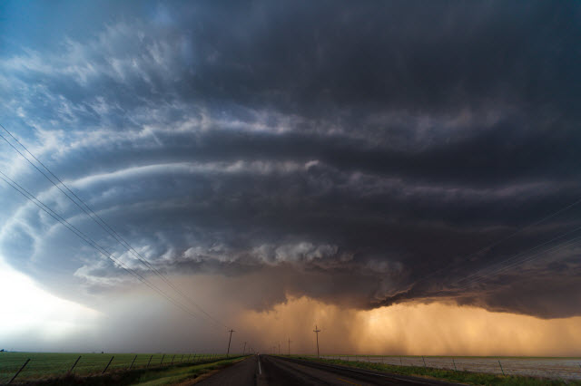 A Supercell Thunderstorm with Rain